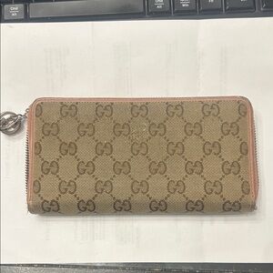 Gucci GG Monogram Canvas Leather Zip Around Wallet Silver Logo Zipper Pull